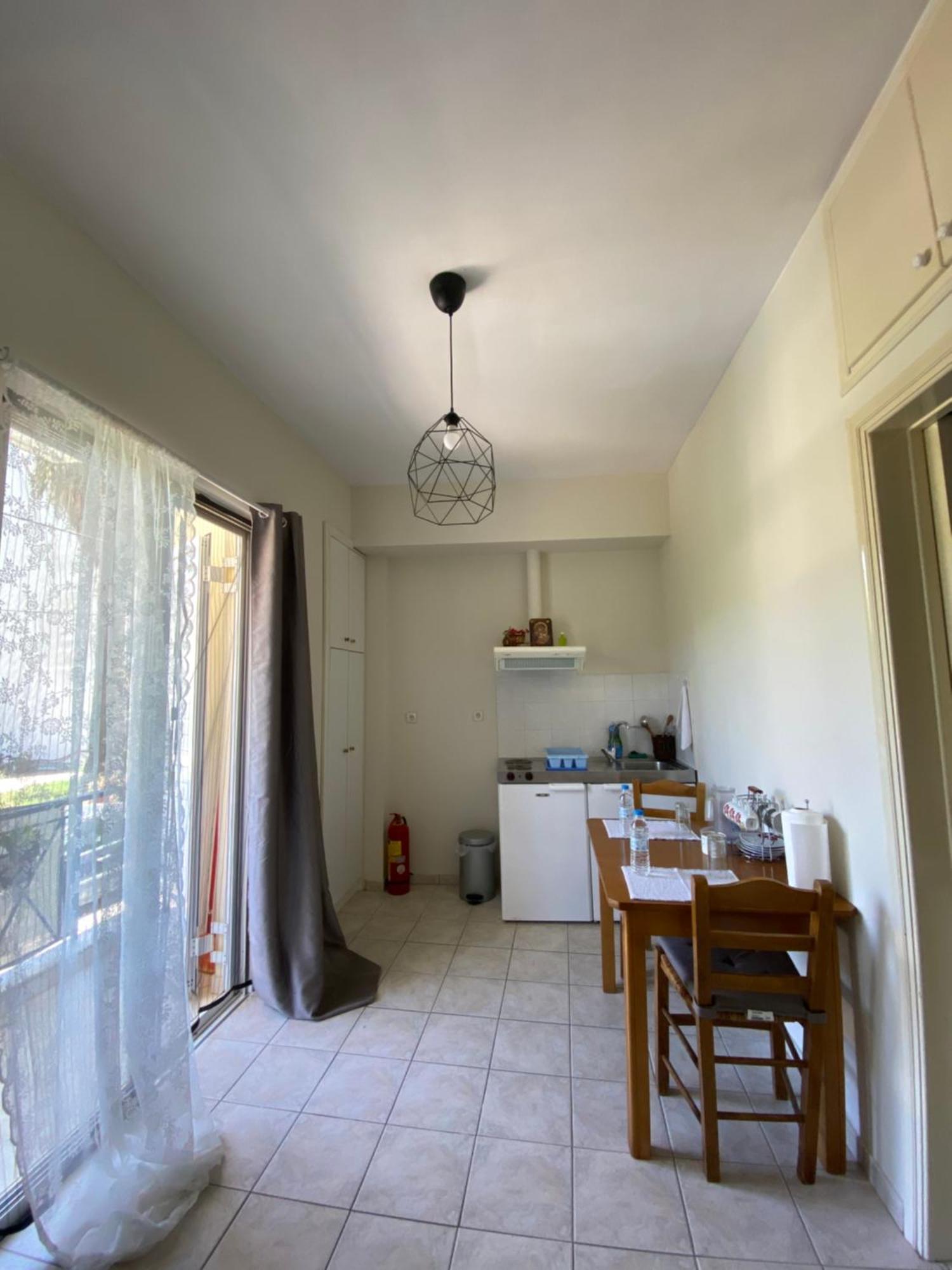 Irinis Apartment In Kalamata Exterior photo